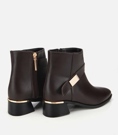  Kadın Kahverengi Metal Detaylı Bilekte Düz Bot