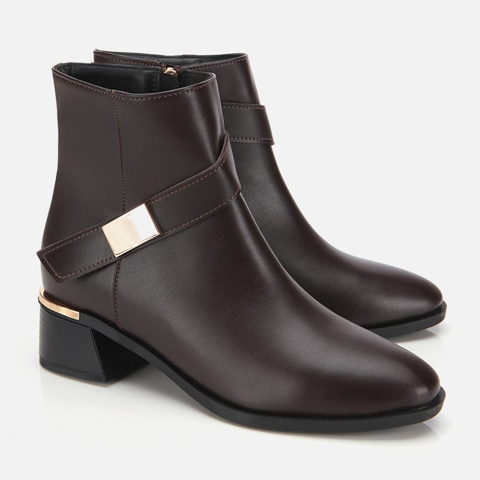 Kadın Kahverengi Metal Detaylı Bilekte Düz Bot