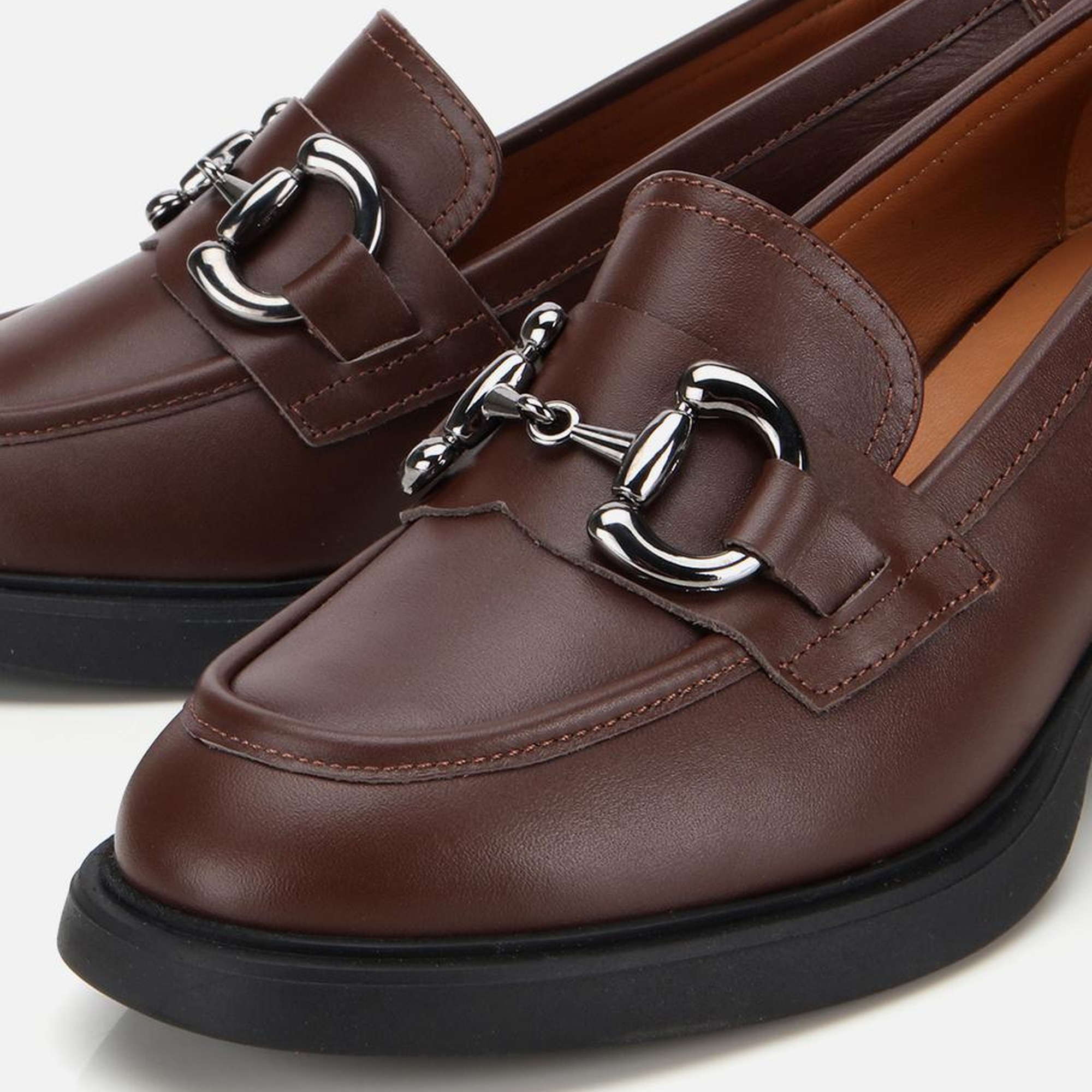 Kadın Deri Kahverengi Tokalı Yüksek Topuklu Klasik Loafer