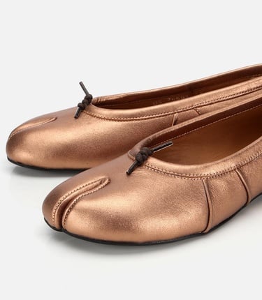  Kadın Deri Bronz Ön Detaylı Babet