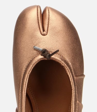  Kadın Deri Bronz Ön Detaylı Babet