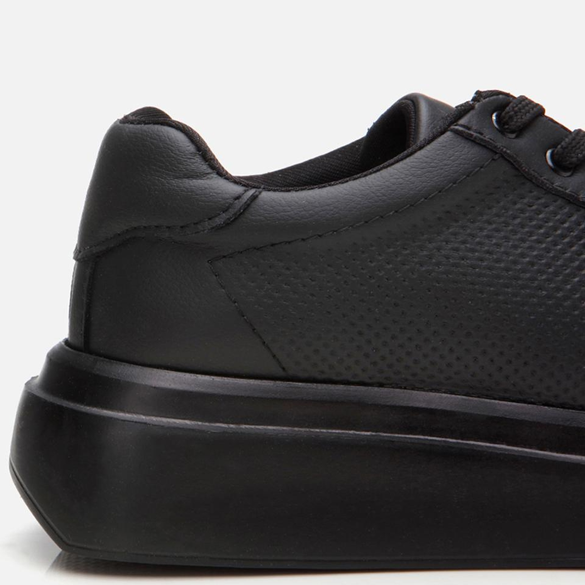 Kadın Siyah Kalın Tabanlı Spor Ayakkabı