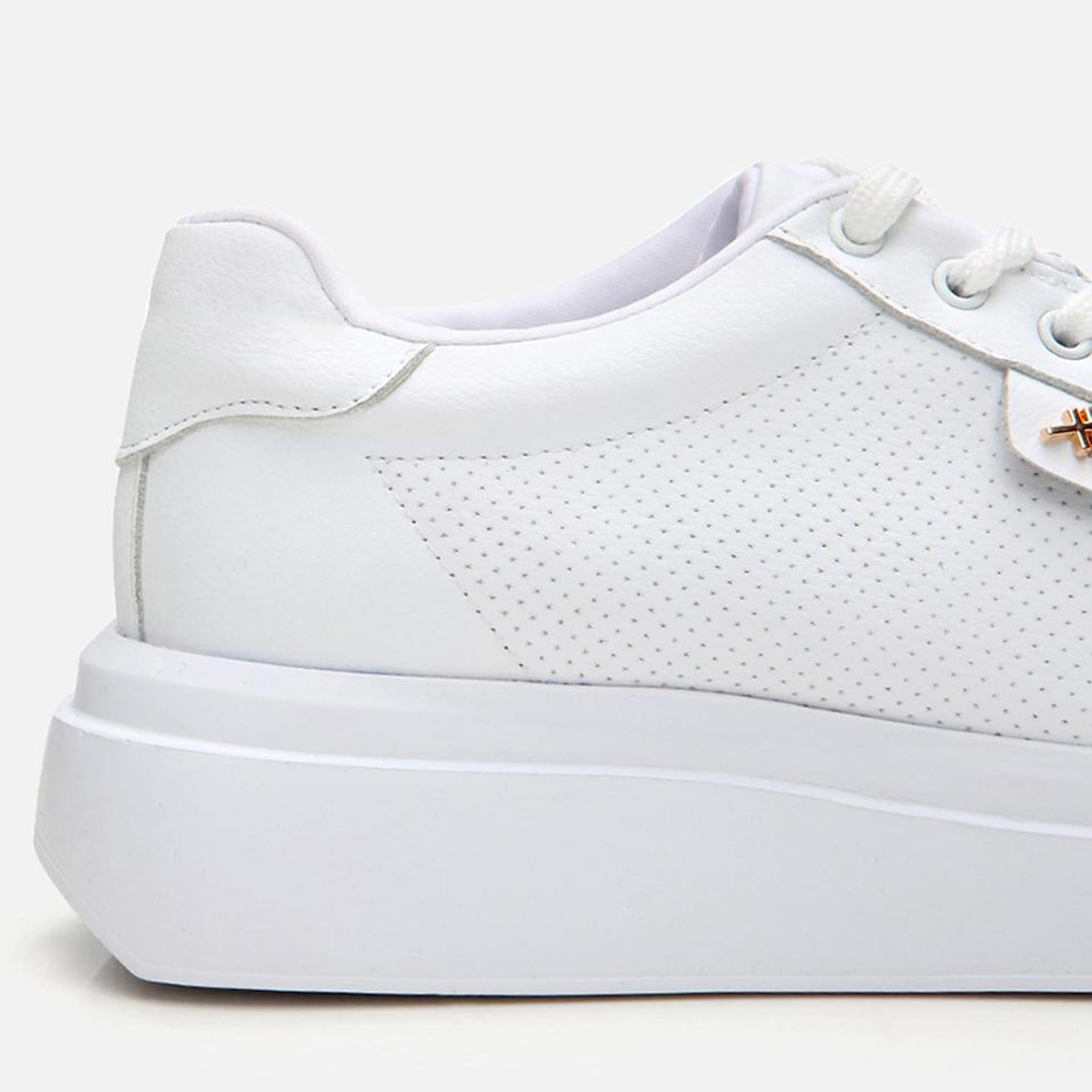 Kadın Beyaz Kalın Tabanlı Spor Ayakkabı