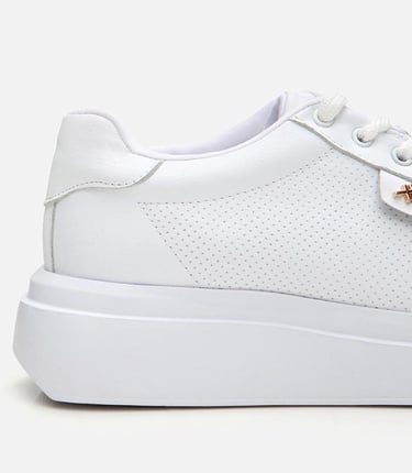  Kadın Beyaz Kalın Tabanlı Spor Ayakkabı