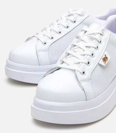  Kadın Beyaz Kalın Tabanlı Spor Ayakkabı