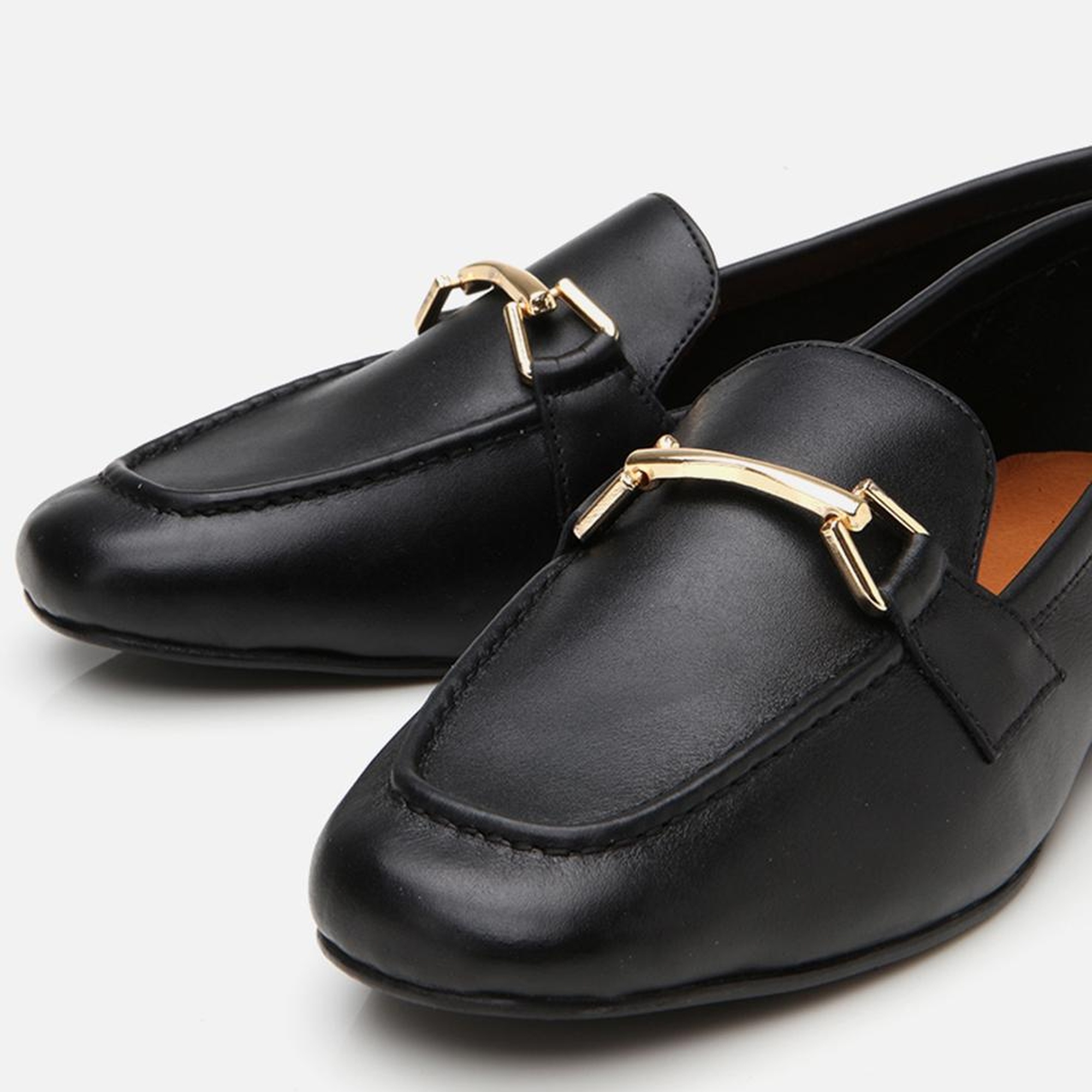 Kadın Deri Siyah Tokalı Loafer