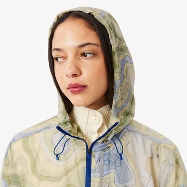  Lacoste Kadın Oversize Fit Kapüşonlu Renkli Mont