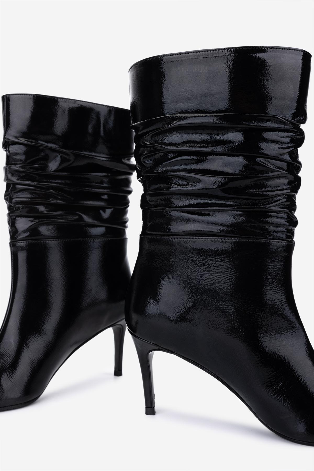 Valmenti Kadın Hakiki Deri Siyah Kırışık Rugan Topuklu Bot