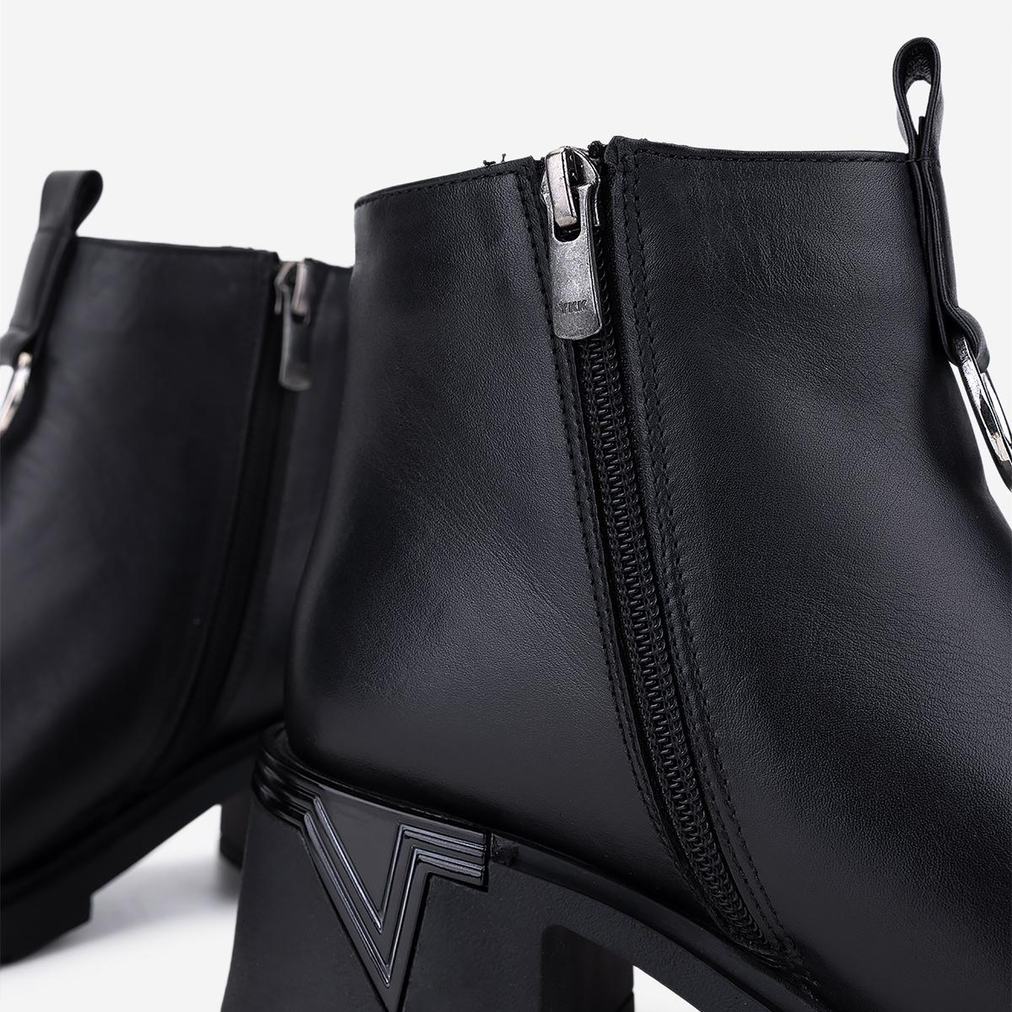 Valmenti Kadın Hakiki Deri Siyah Topuklu Bot