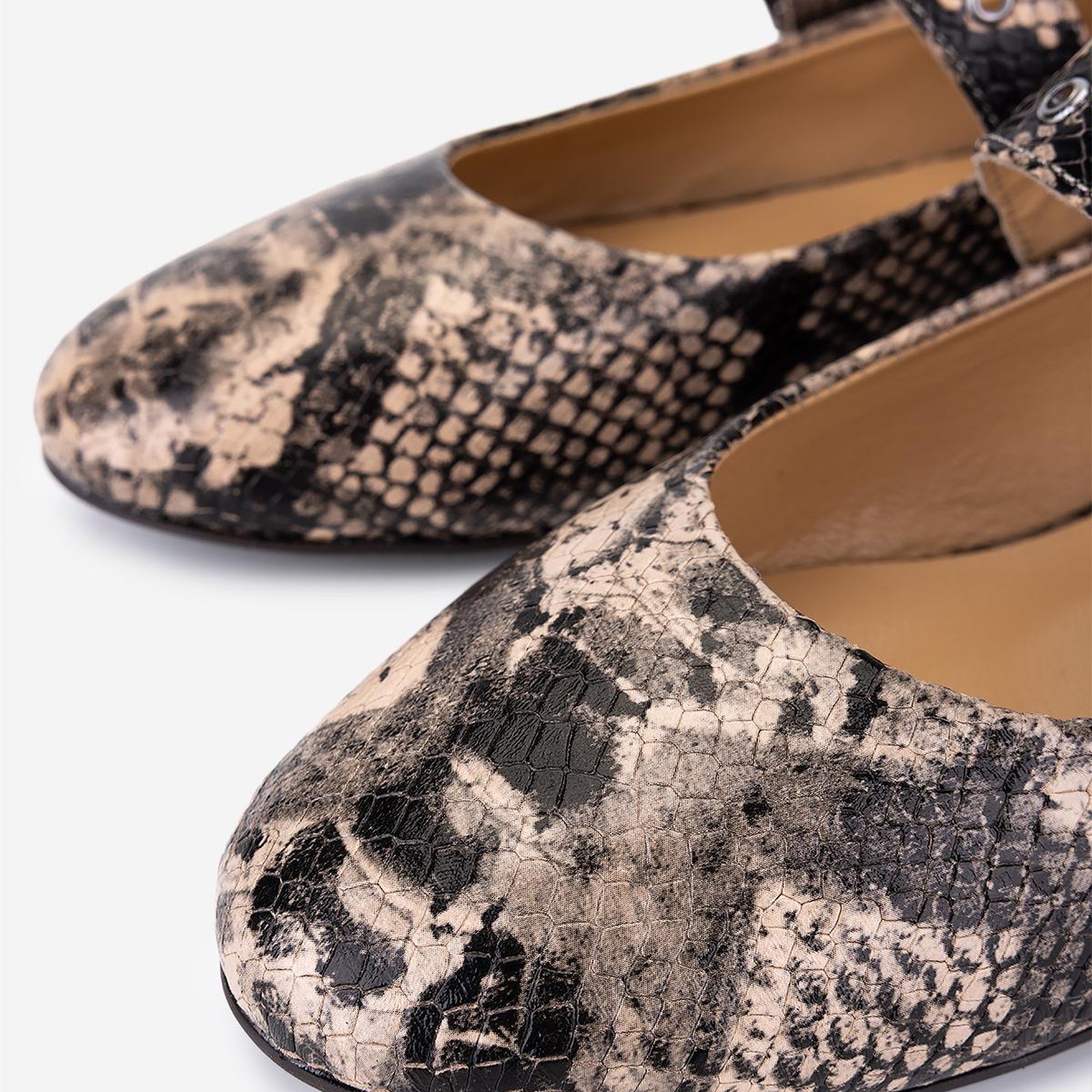 Valmenti Kadın Hakiki Deri Naturel Babet Ayakkabı