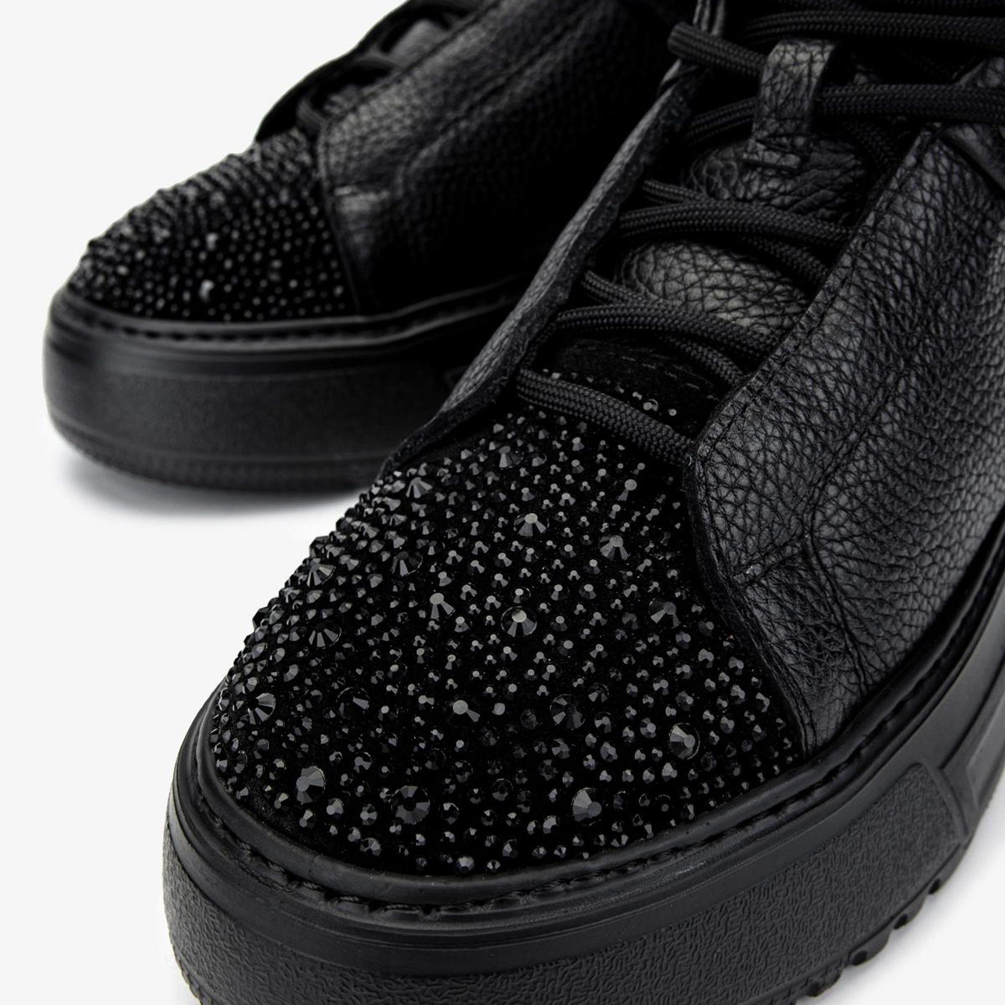 Valmenti Kadın Casual Bot