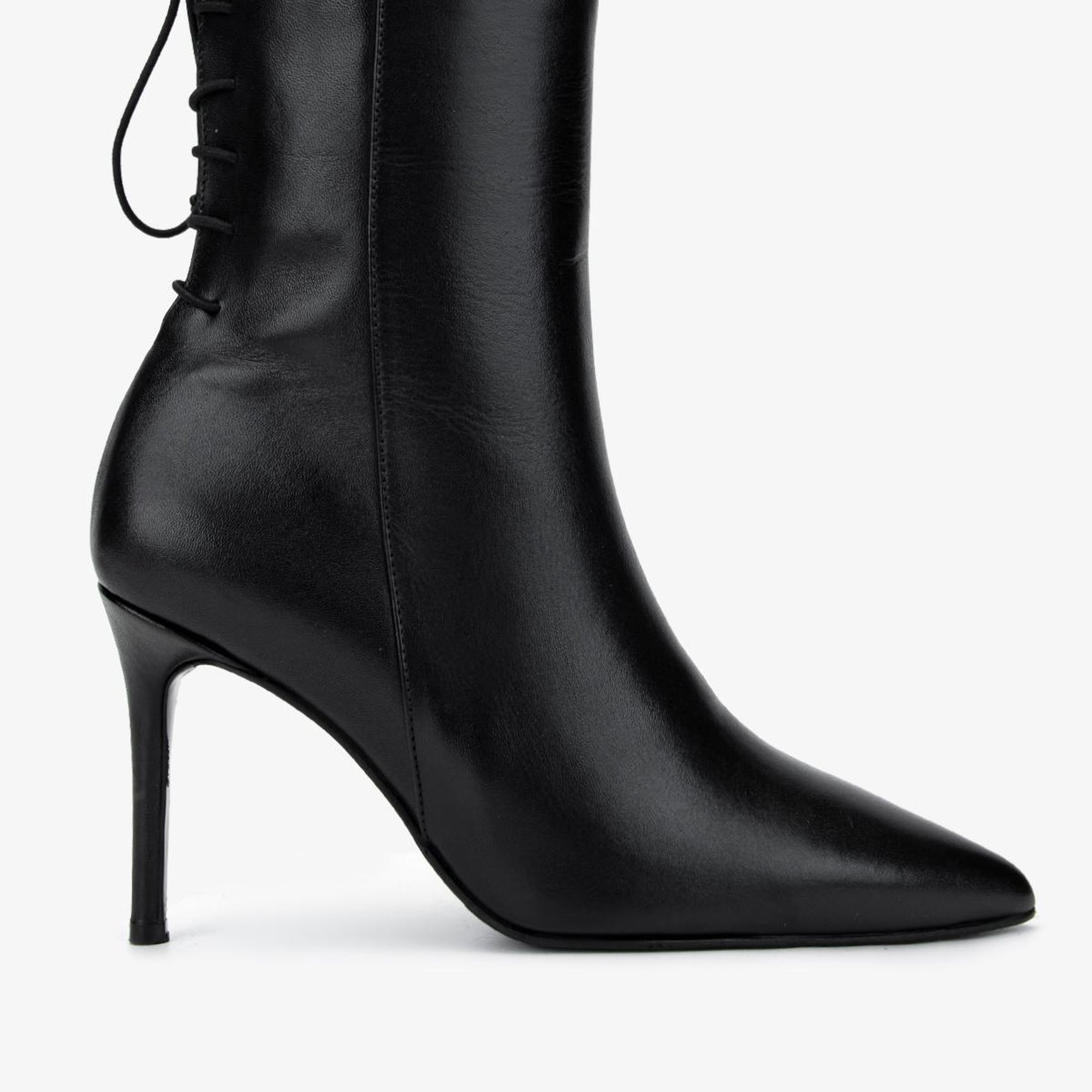 Valmenti Kadın . Siyah Deri Topuklu Bot