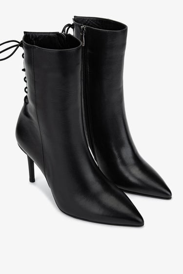  Valmenti Kadın . Siyah Deri Topuklu Bot