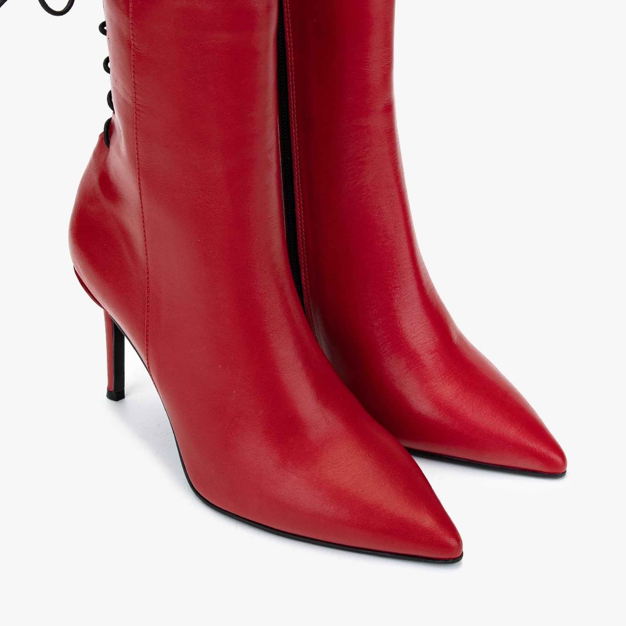 Valmenti Kadın . Kırmızı Topuklu Bot