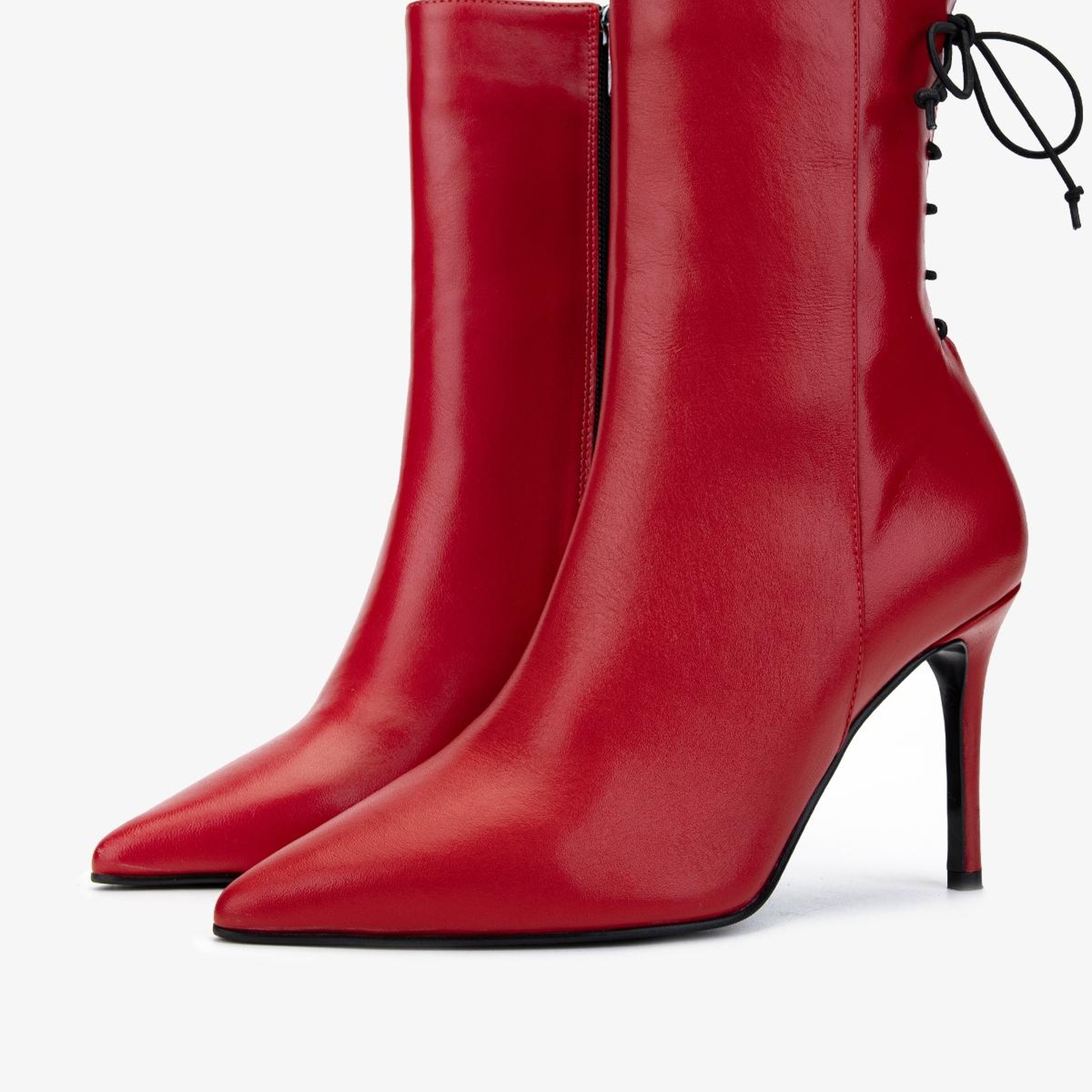 Valmenti Kadın . Kırmızı Topuklu Bot