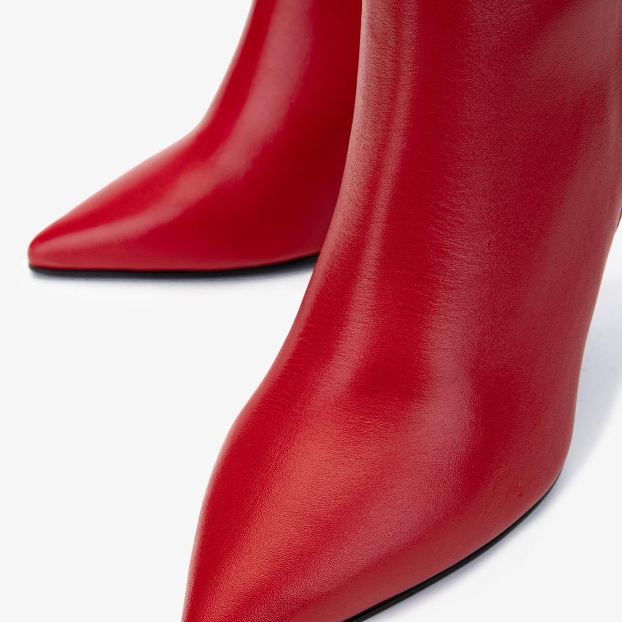 Valmenti Kadın . Kırmızı Topuklu Bot