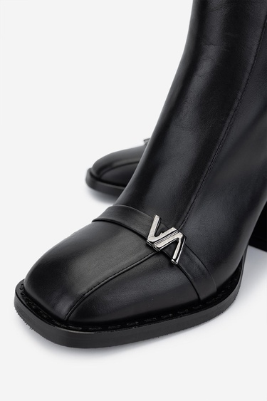  Valmenti Kadın . Siyah Deri Topuklu Bot