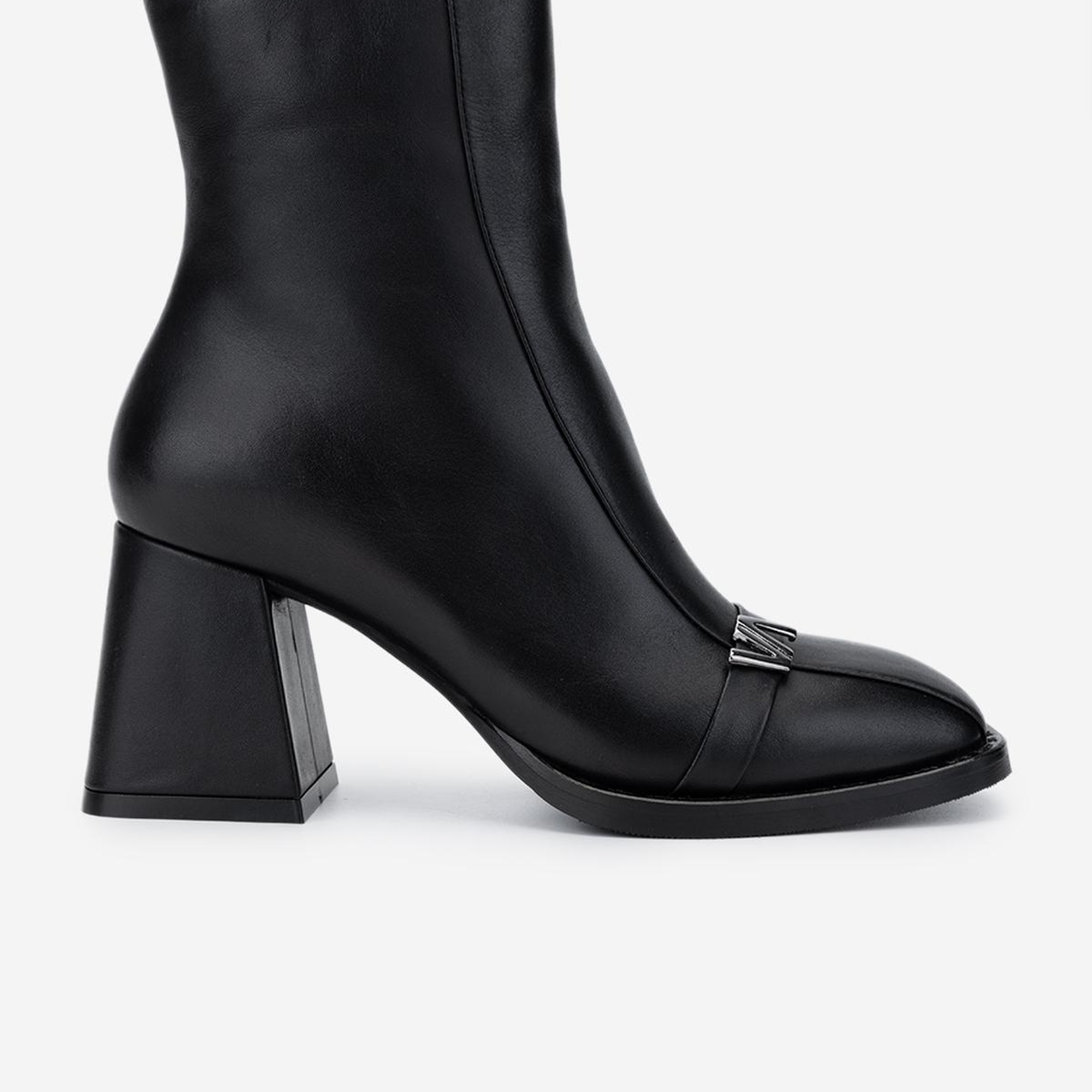 Valmenti Kadın . Siyah Deri Topuklu Bot