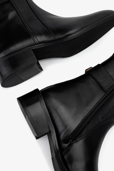  Valmenti Kadın . Siyah Deri Casual Bot