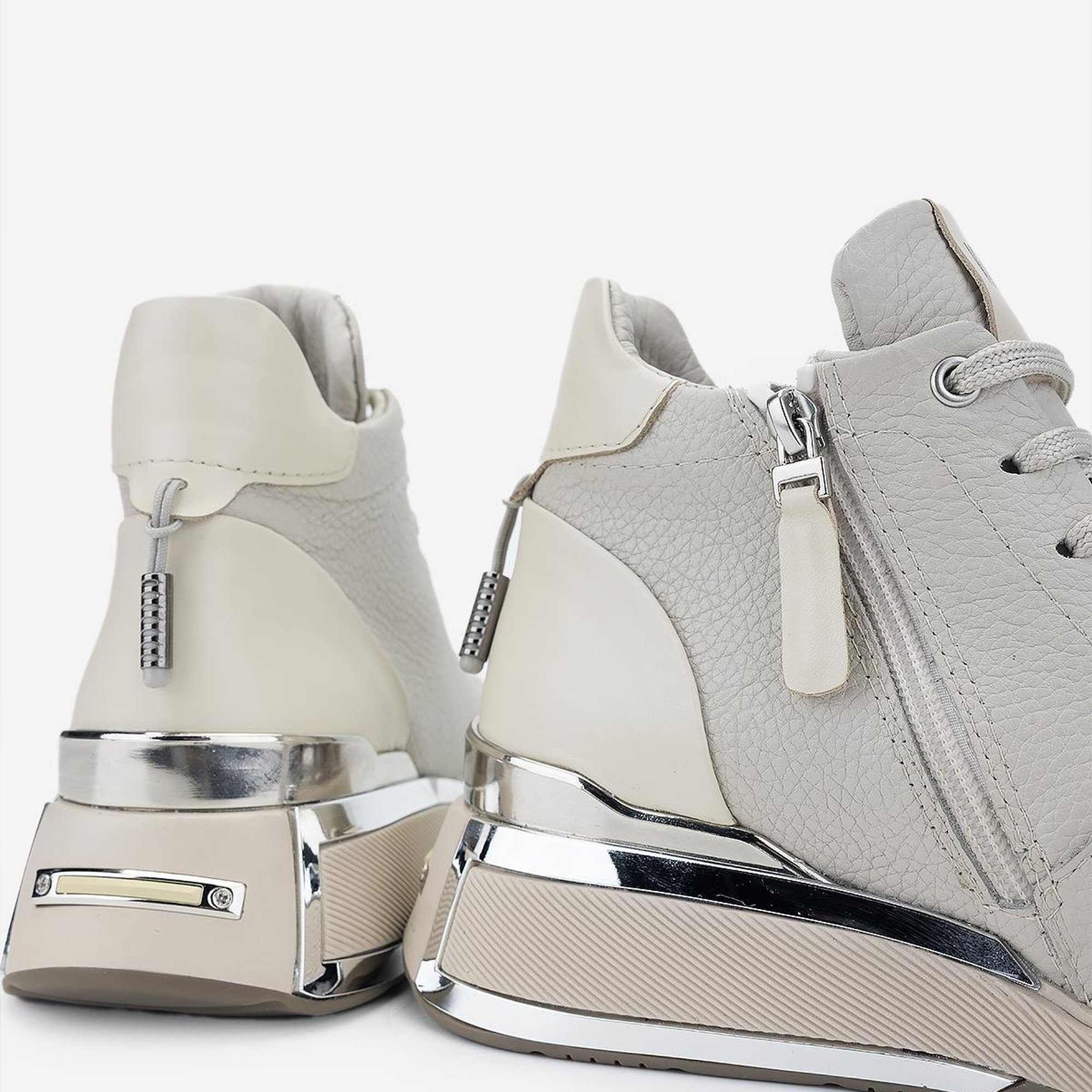 Valmenti Kadın Casual Bot