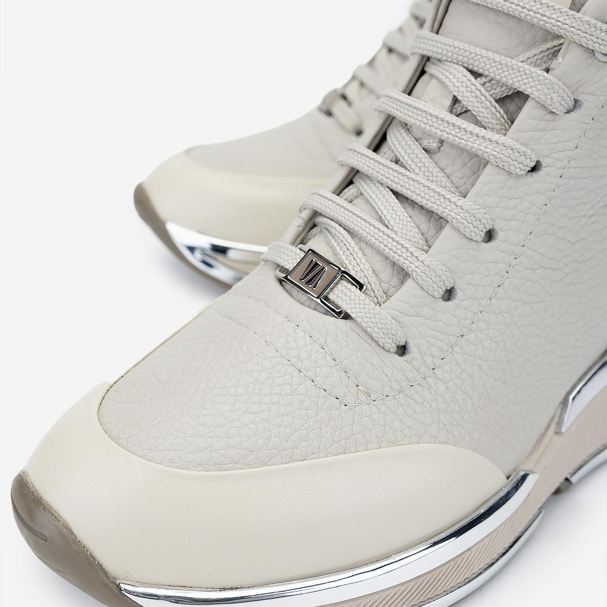 Valmenti Kadın Casual Bot