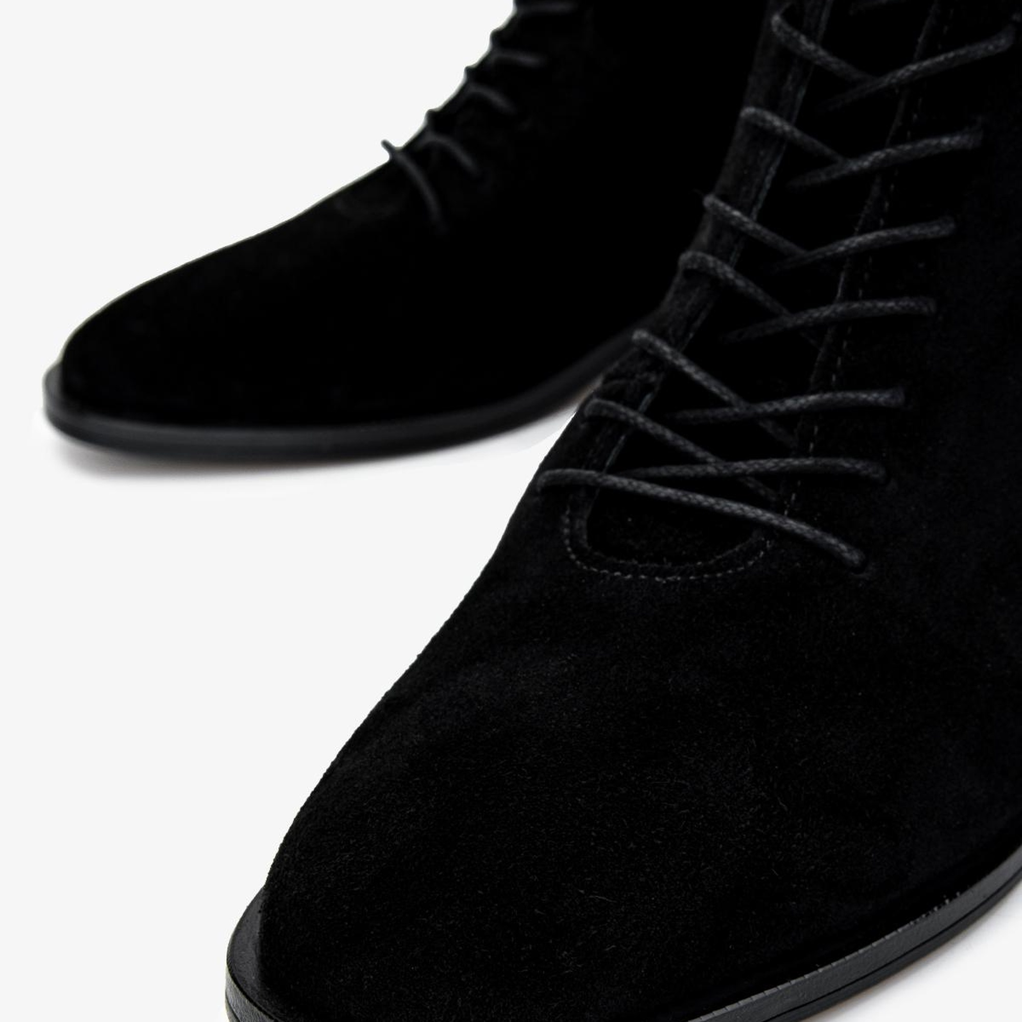 Valmenti Kadın . Siyah Süet Topuklu Bot