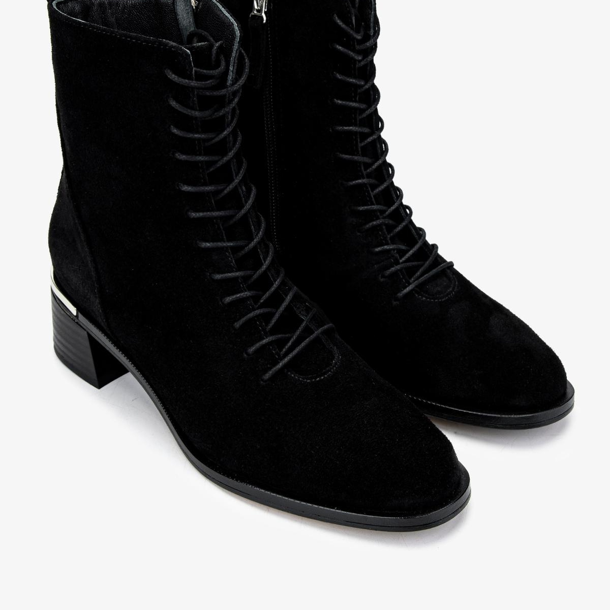 Valmenti Kadın . Siyah Süet Topuklu Bot