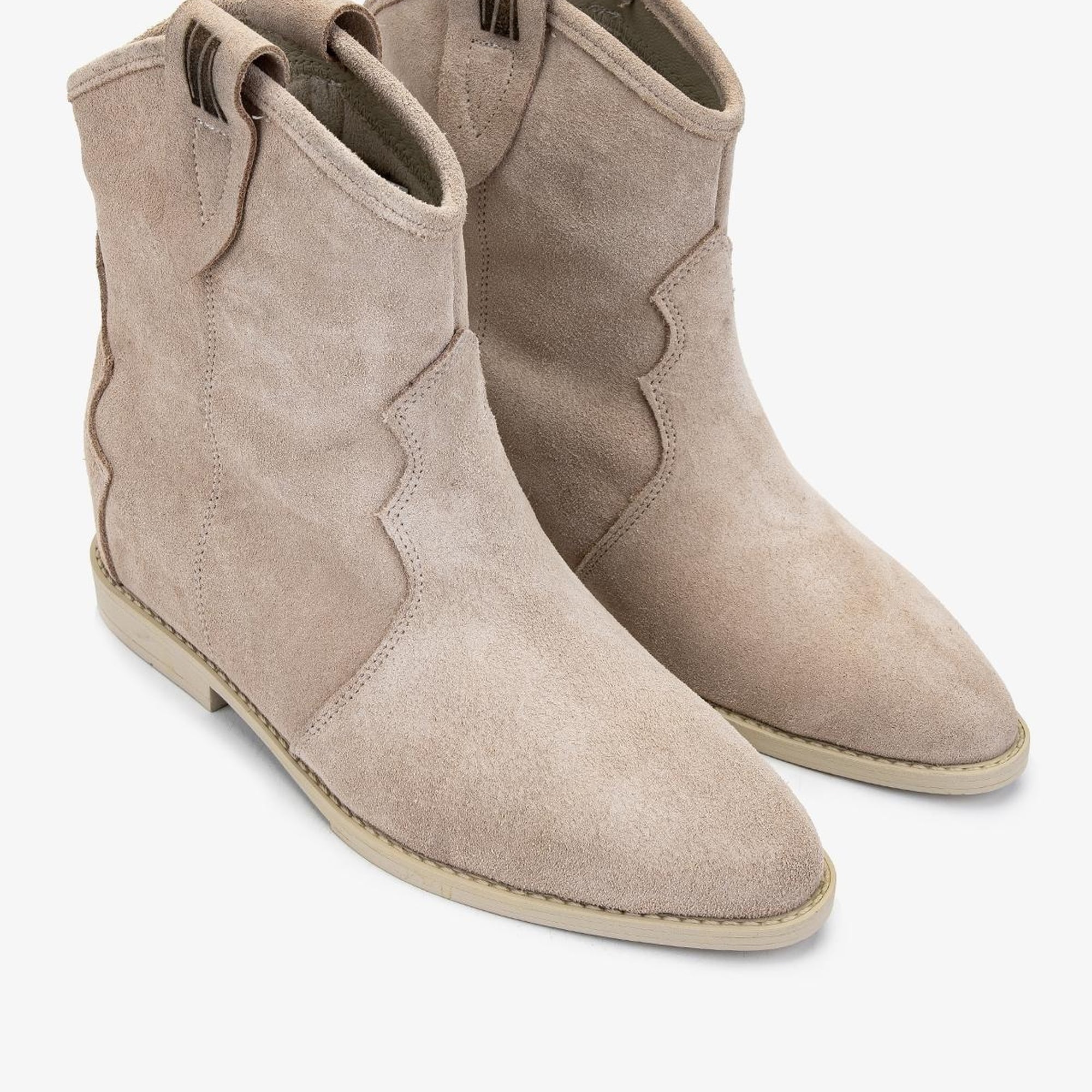 Valmenti Kadın . Bej Süet Casual Bot