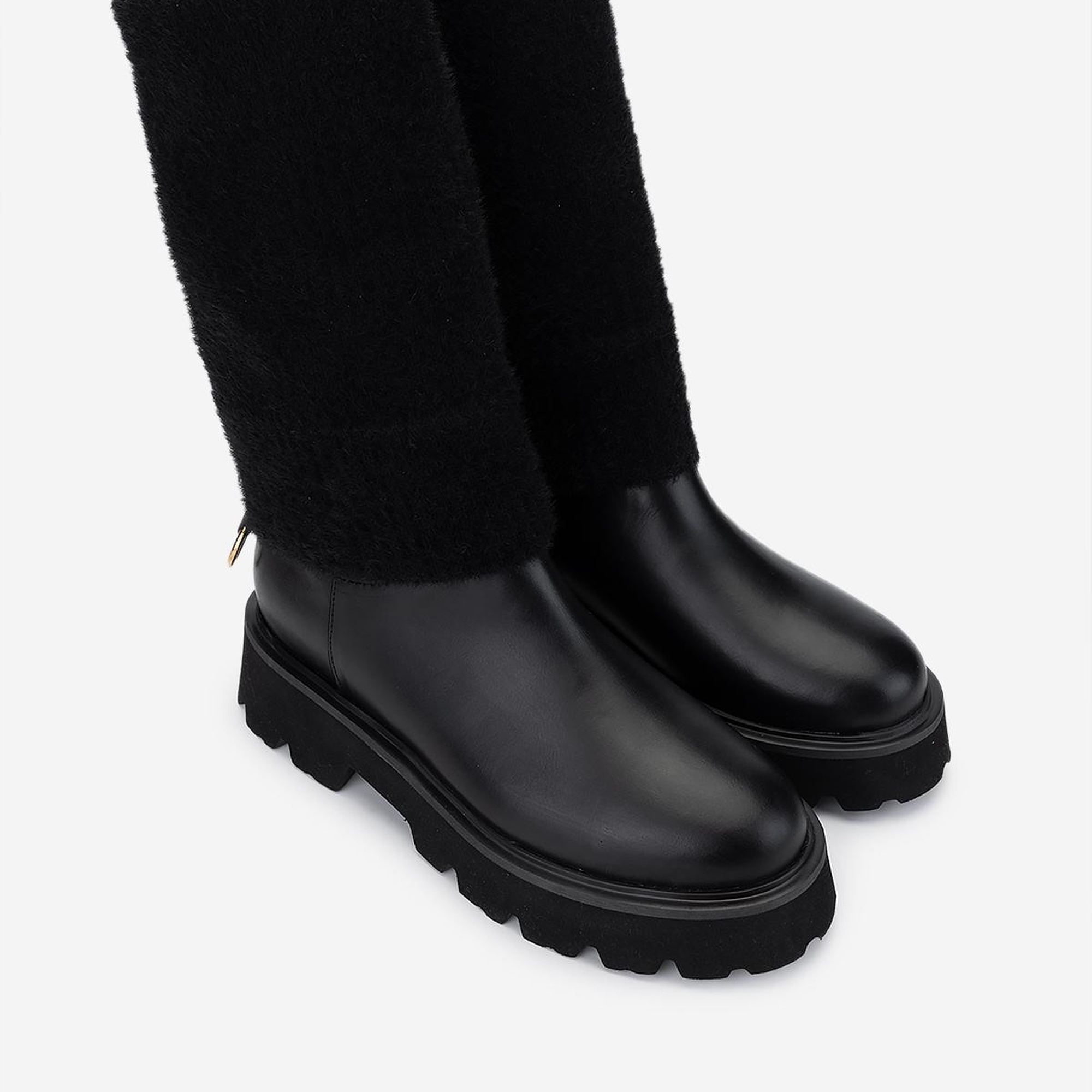 Valmenti Kadın Casual Bot