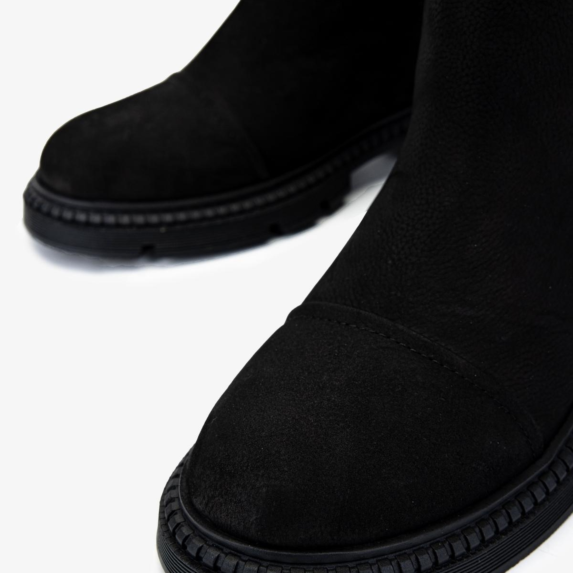 Valmenti Kadın . Siyah Nubuk Casual Bot