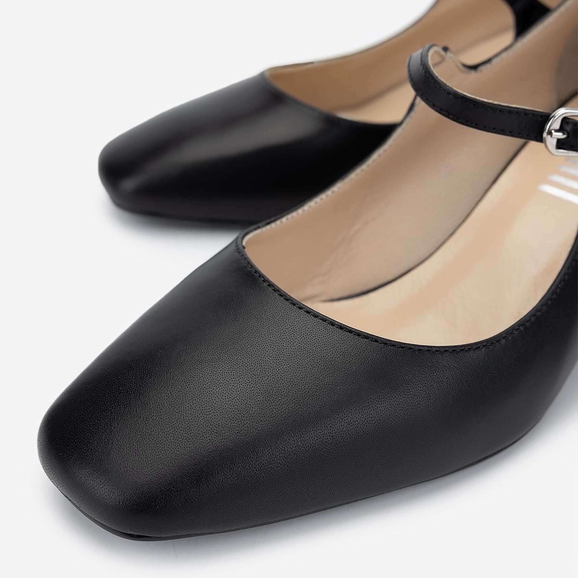 Valmenti Kadın Hakiki Deri Siyah Topuklu Ayakkabı