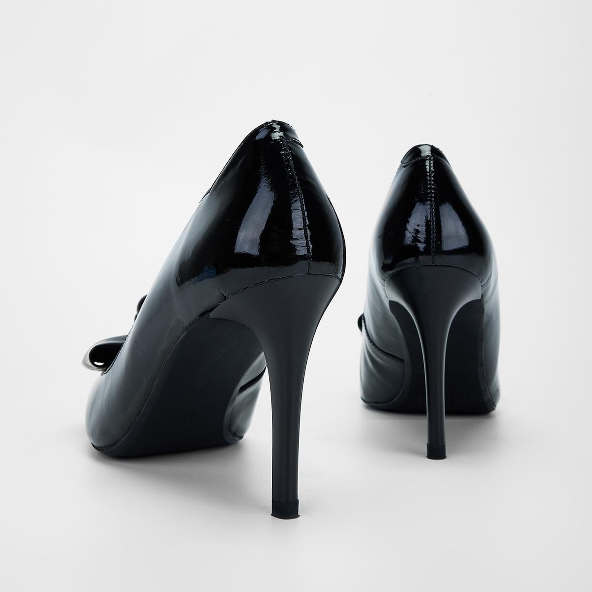 Valmenti Nozario Kadın Siyah Rugan Hakiki Deri Topuklu Ayakkabı