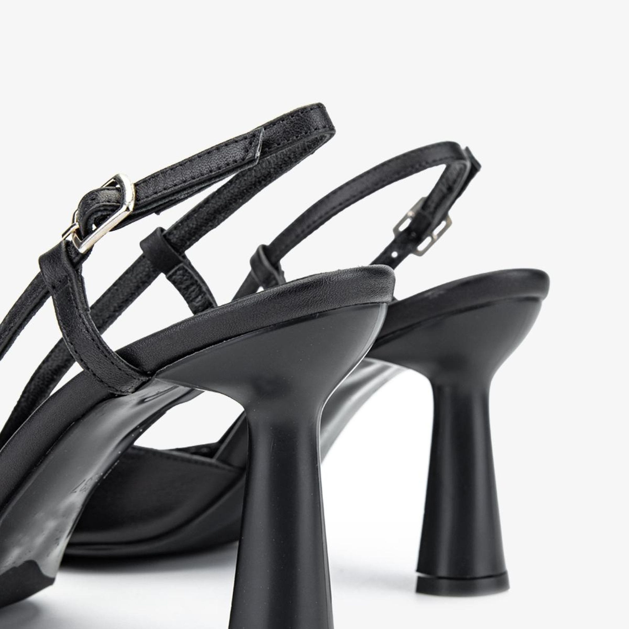 Valmenti Zirkon Kadın Siyah Hakiki Deri Topuklu Ayakkabı