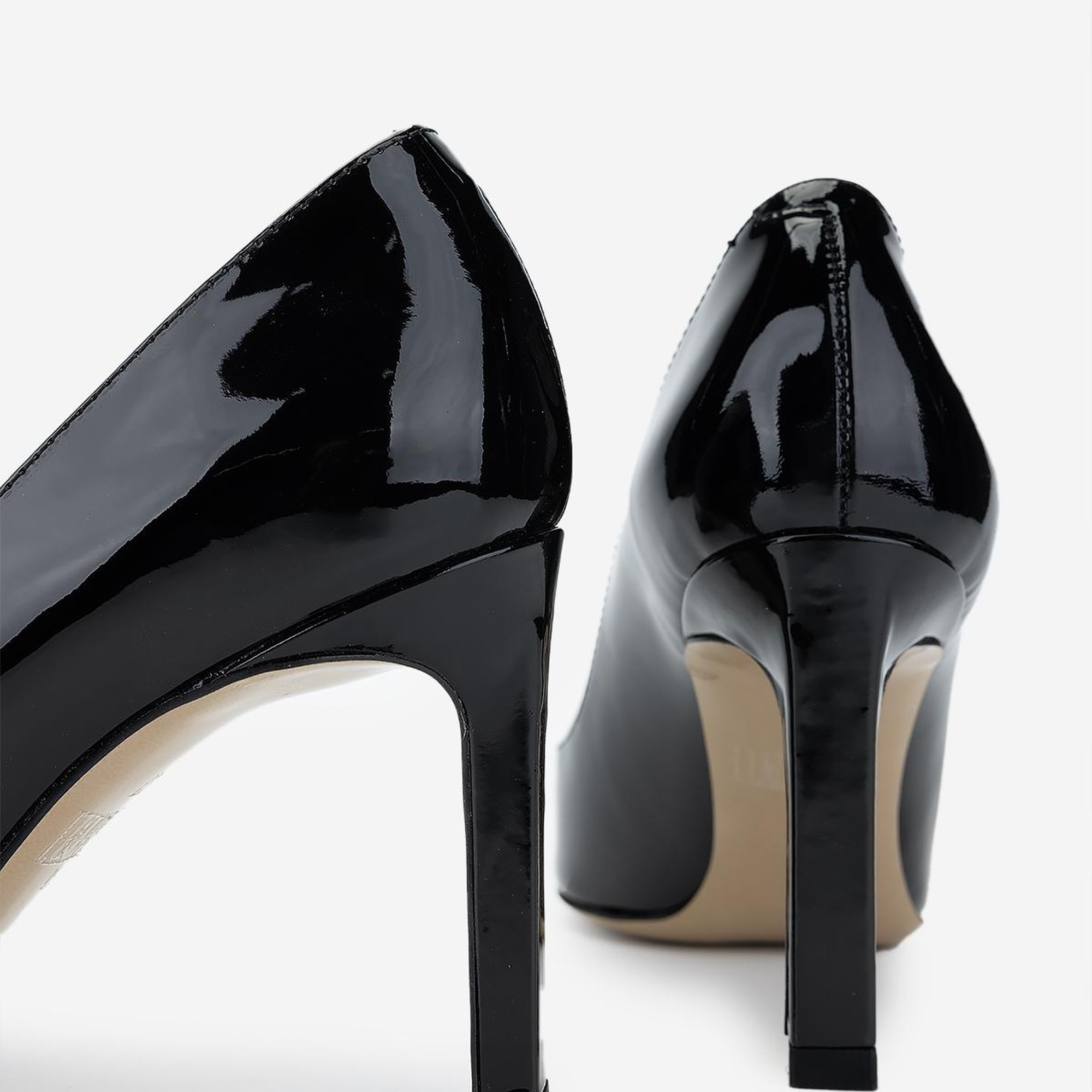 Valmenti Nuc Kadın Siyah Rugan Hakiki Deri Topuklu Ayakkabı