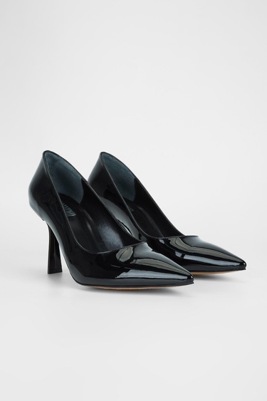  Valmenti Kadın Siyah Rugan Hakiki Deri Topuklu Ayakkabı