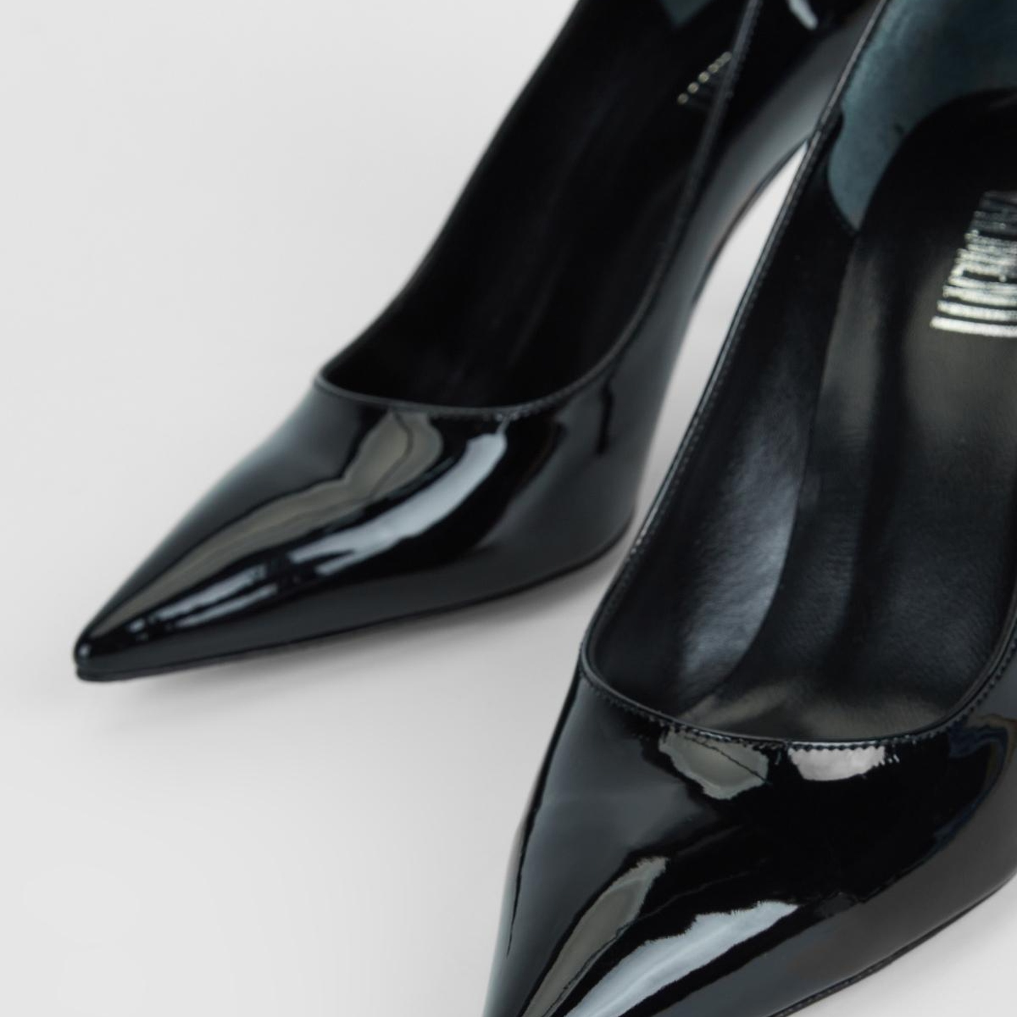 Valmenti Kadın Siyah Rugan Hakiki Deri Topuklu Ayakkabı