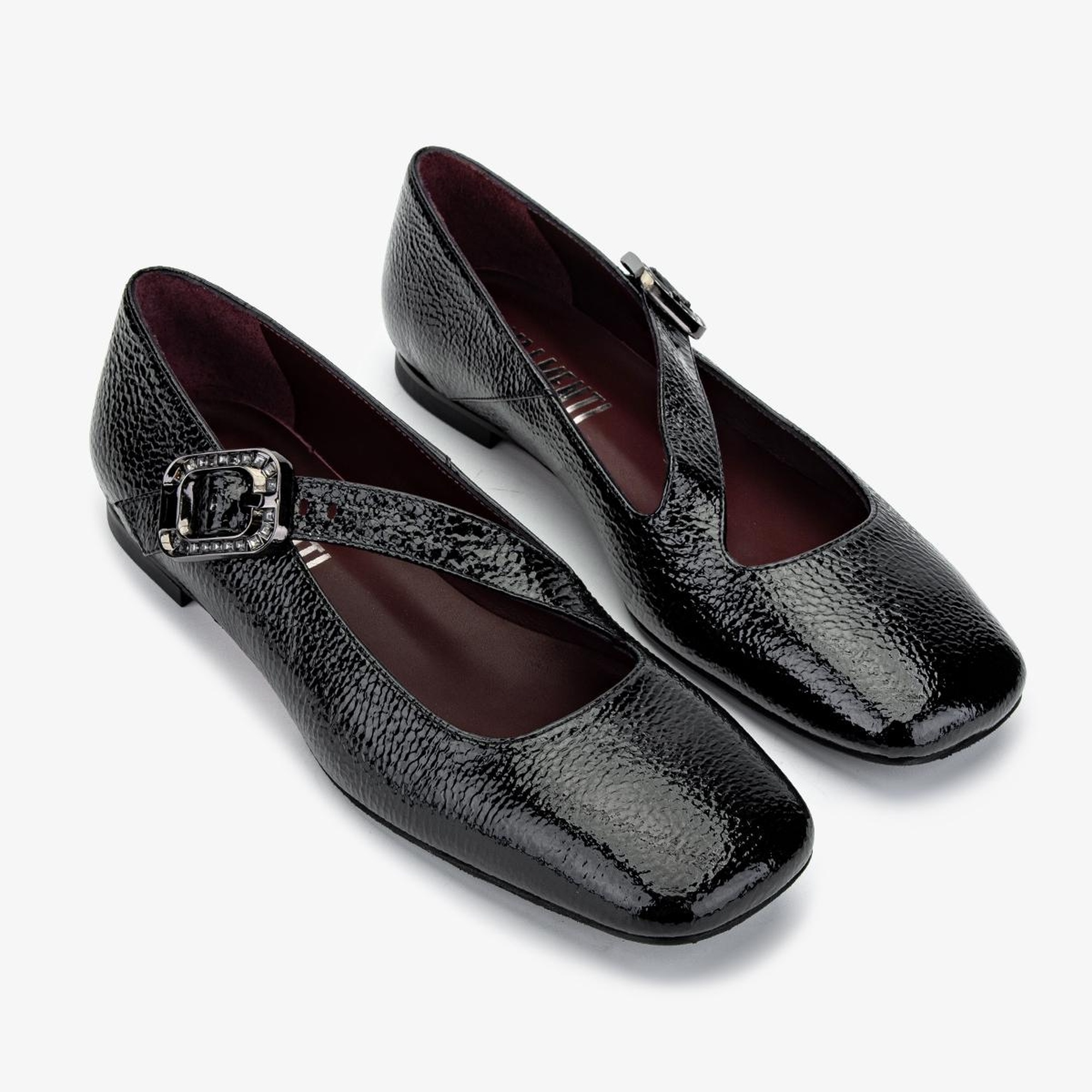 Valmenti Kadın Hakiki Deri Siyah Rugan Babet Ayakkabı