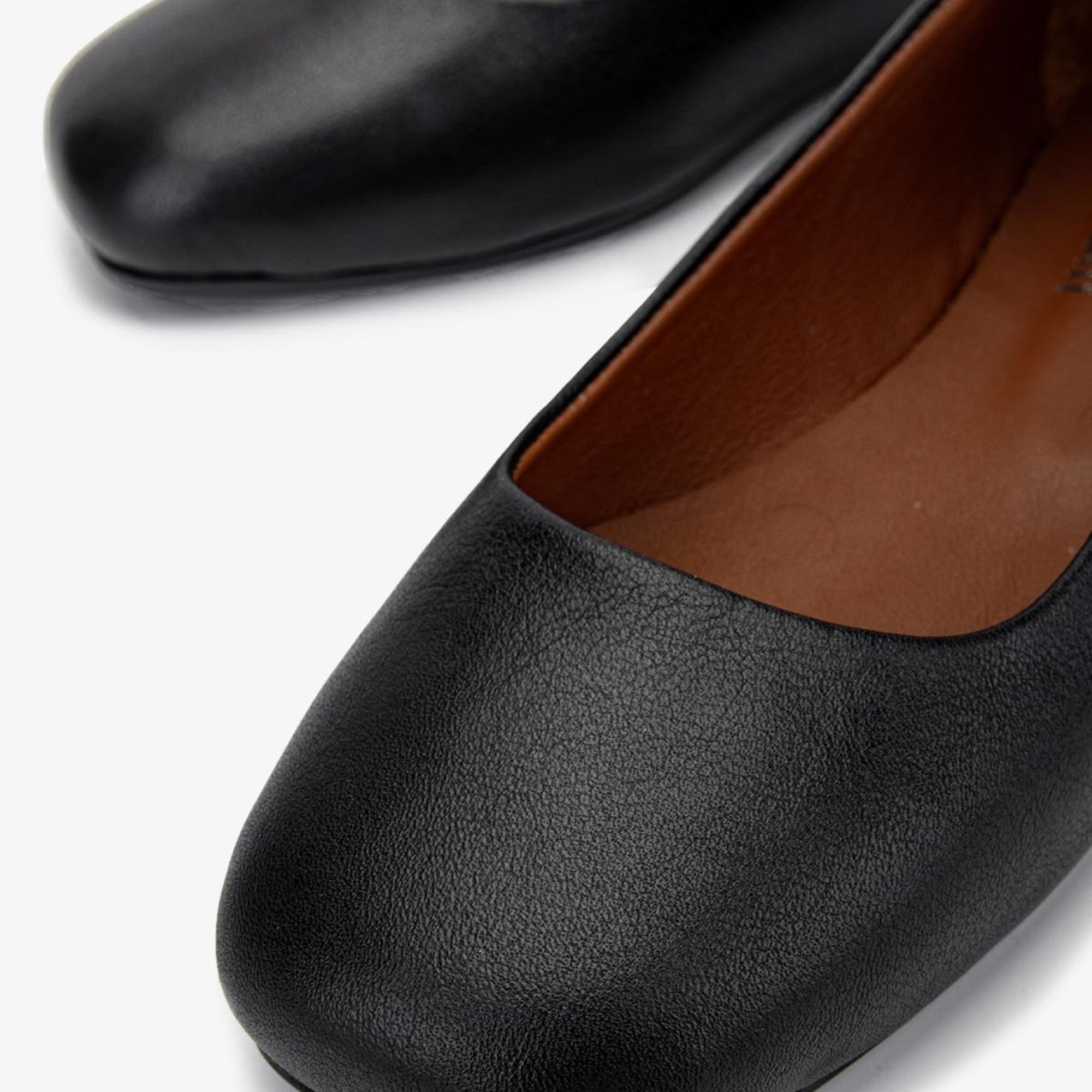 Valmenti Liza Kadın Siyah Hakiki Deri Babet