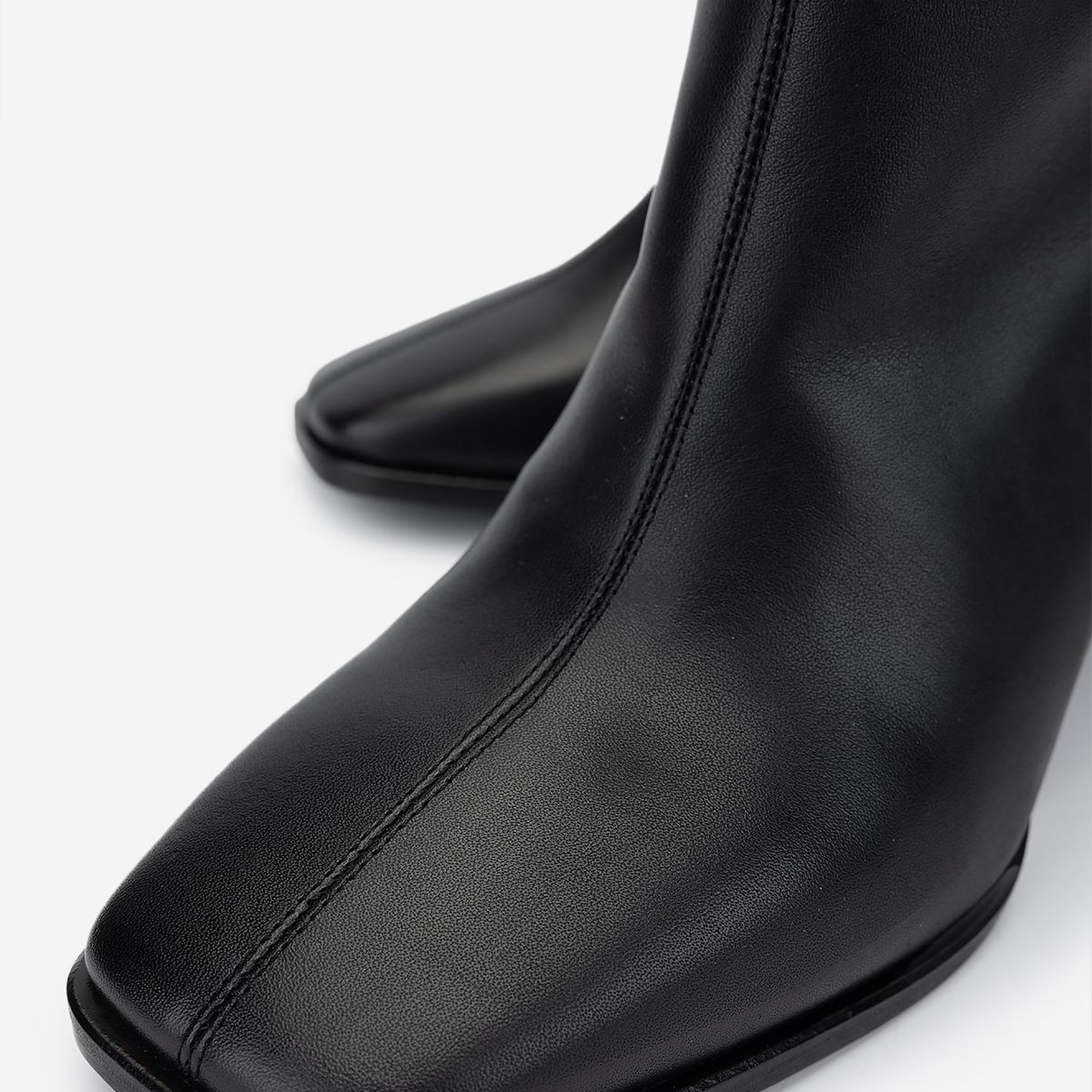 Valmenti Kadın Siyah Deri Topuklu Çizme