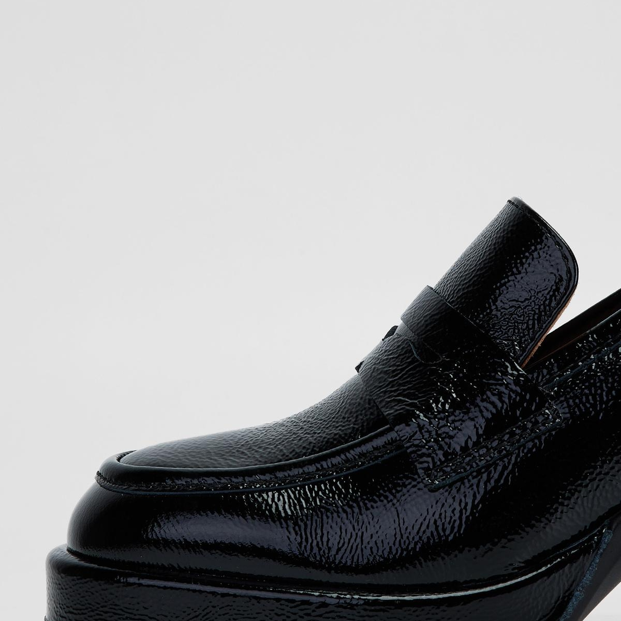 Valmenti Kadın Siyah Rugan Hakiki Deri Topuklu Ayakkabı