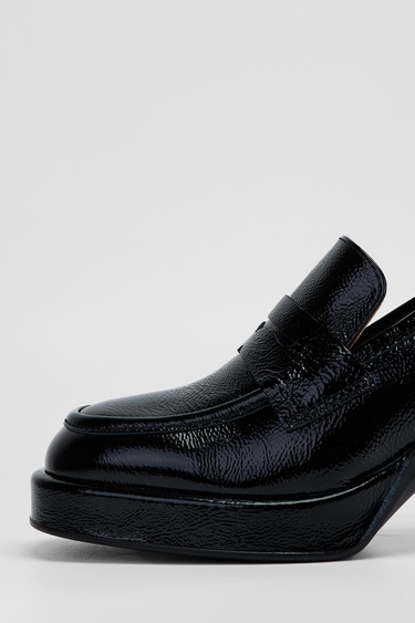  Valmenti Kadın Siyah Rugan Hakiki Deri Topuklu Ayakkabı