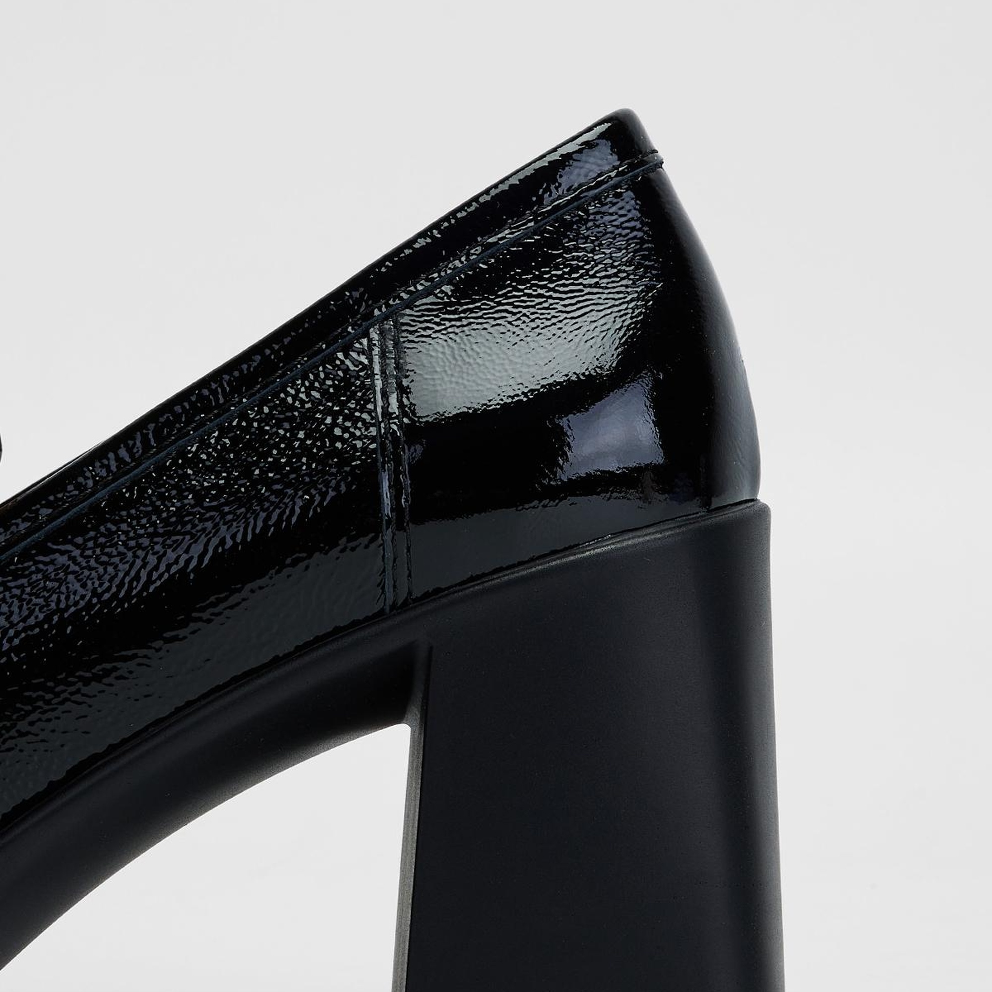 Valmenti Kadın Siyah Rugan Hakiki Deri Topuklu Ayakkabı