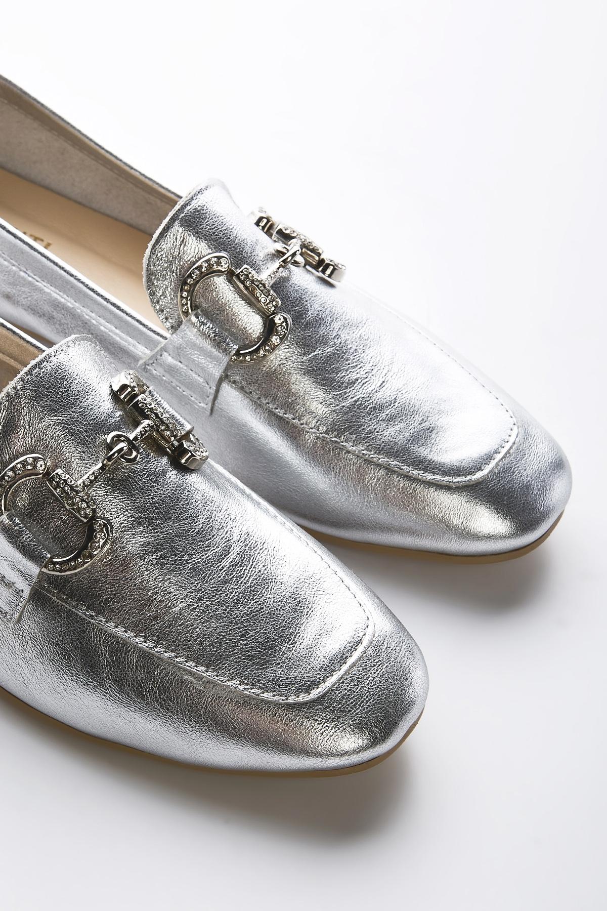 Valmenti Ester Kadın Gümüş Metalik Hakiki Deri Loafer Ayakkabı