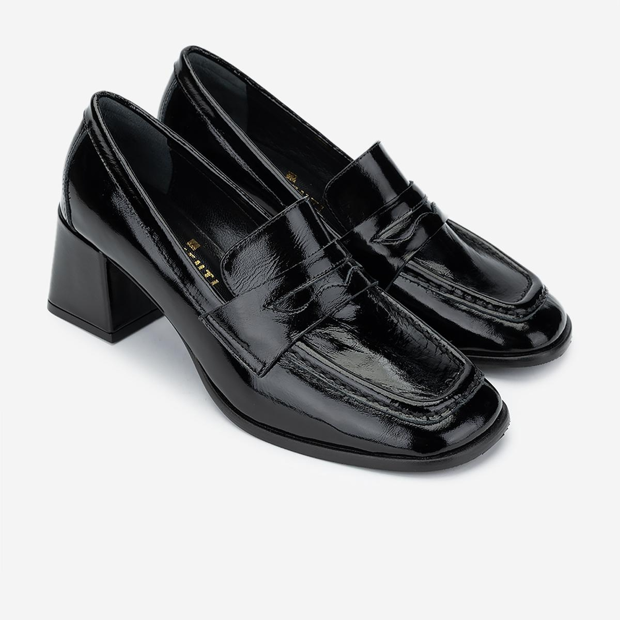 Valmenti Kadın Hakiki Deri Siyah Rugan Topuklu Ayakkabı