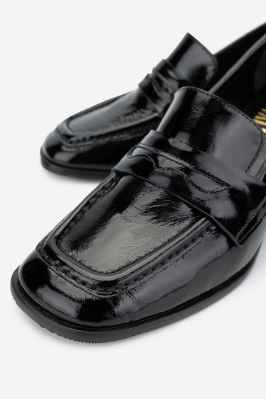  Valmenti Kadın Hakiki Deri Siyah Rugan Topuklu Ayakkabı