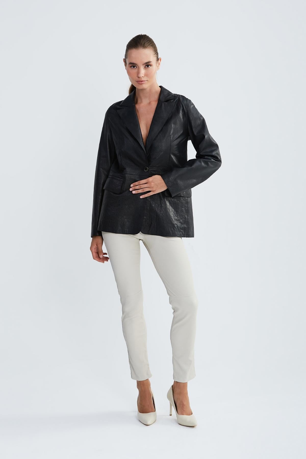  Valmenti Kadın Siyah Hakiki Deri Ceket