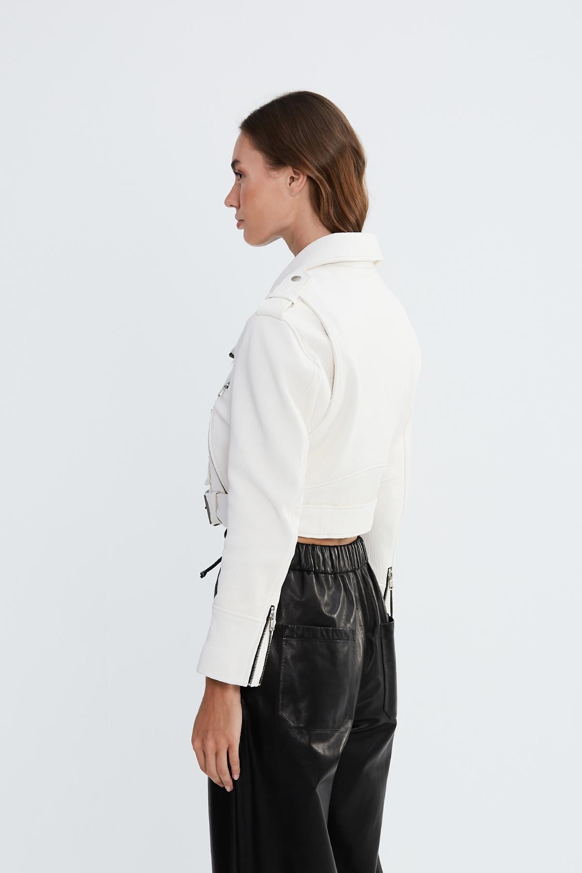  Valmenti Kadın Beyaz Hakiki Deri Deri Mont