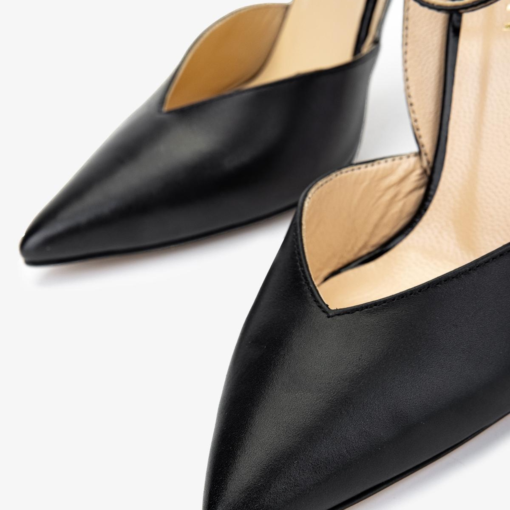 Valmenti Kadın Hakiki Deri Siyah Topuklu Ayakkabı