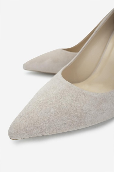  Valmenti Kadın Hakiki Deri Bej Süet Topuklu Ayakkabı