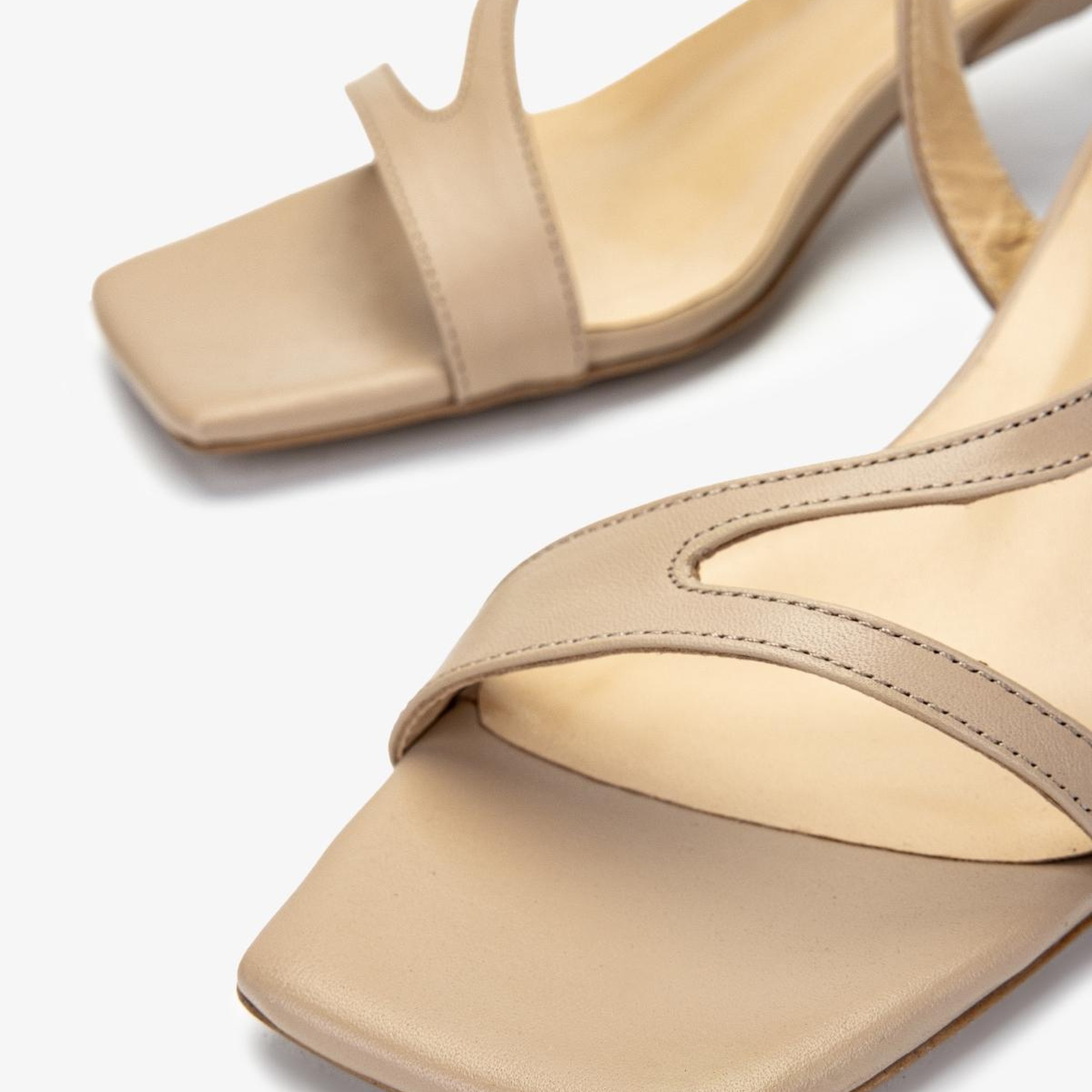 Valmenti Kadın Bej Topuklu Ayakkabı